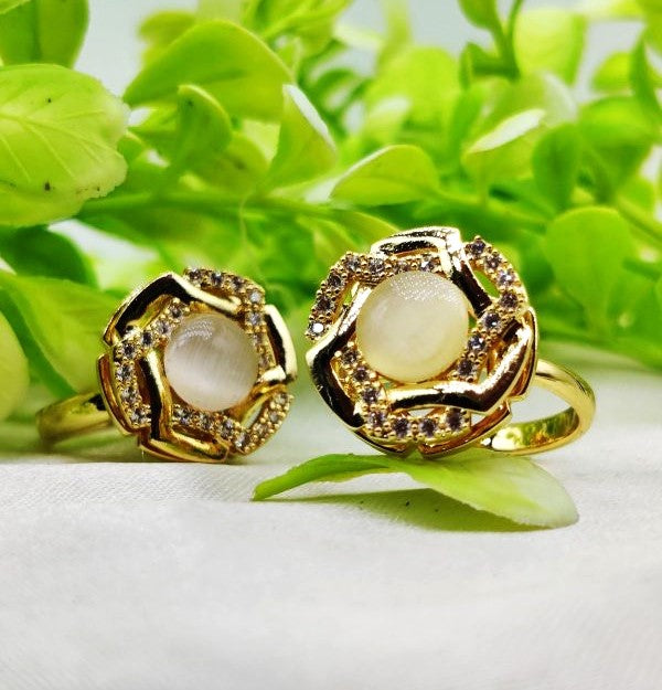 Imported Luxurious Dual-tone Floral Gemstone Ring – Timeless Design 🌟 | Unique Fashion Jewelry | Adjustable Ring for Girls & Women✨