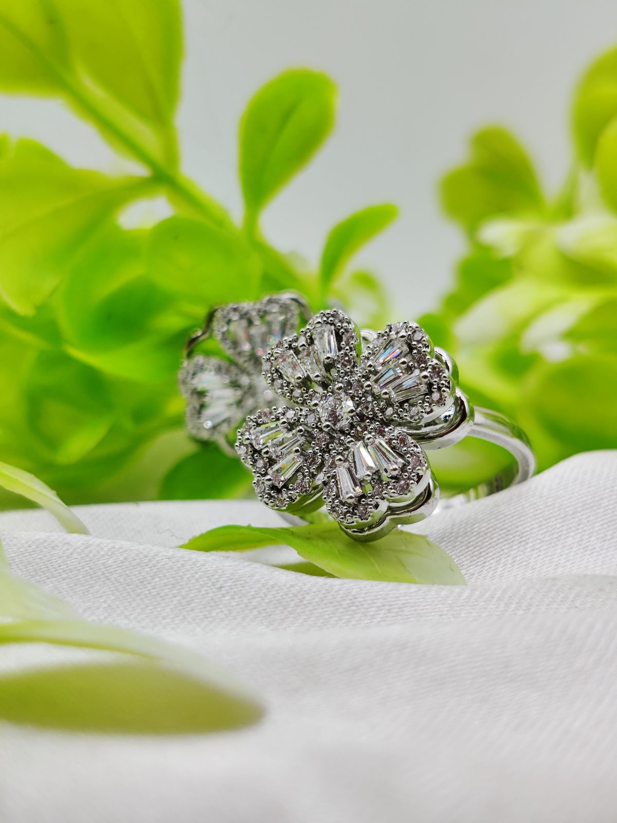 Imported Dazzling Movable Floral Blossom Rings | Luxurious Trendy Design | Adjustable Ring