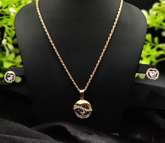 Luxury Gold Oval Pendant Necklace Set | Crystal Glow Edition✨ | Timeless Design💎💎
