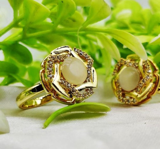 Imported Luxurious Dual-tone Floral Gemstone Ring – Timeless Design 🌟 | Unique Fashion Jewelry | Adjustable Ring for Girls & Women✨
